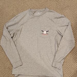 Vineyard Vines heather Gray Long Sleeve Baseball Graphic tee sz M